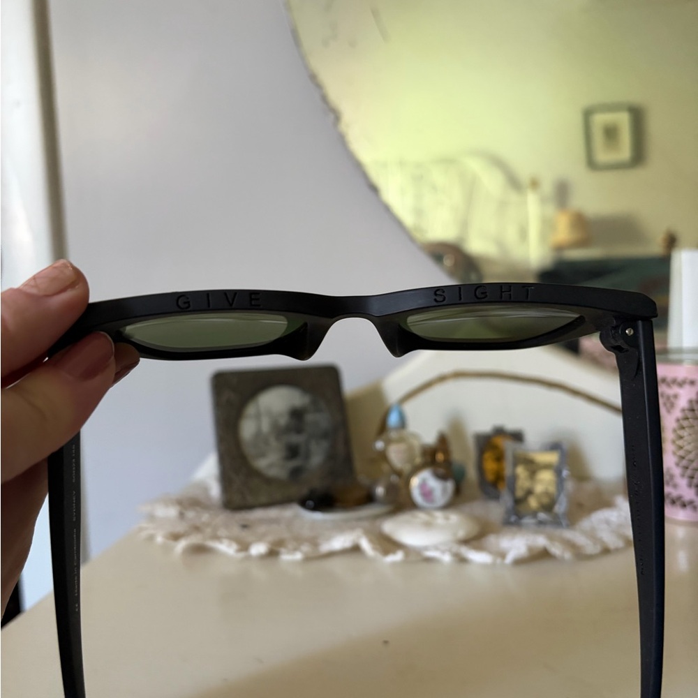 Toms Sunglasses - Picture 7 of 8